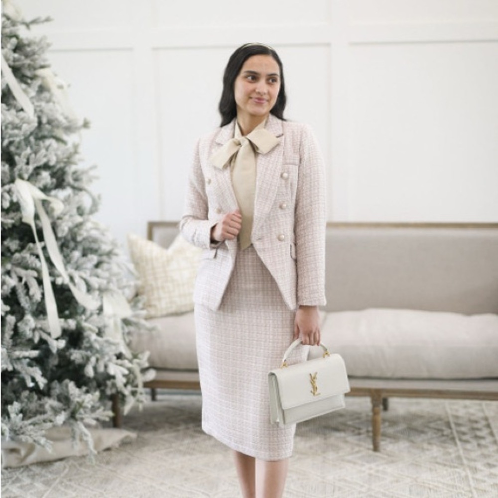 Elegant Cream Tweed skirt NWT
